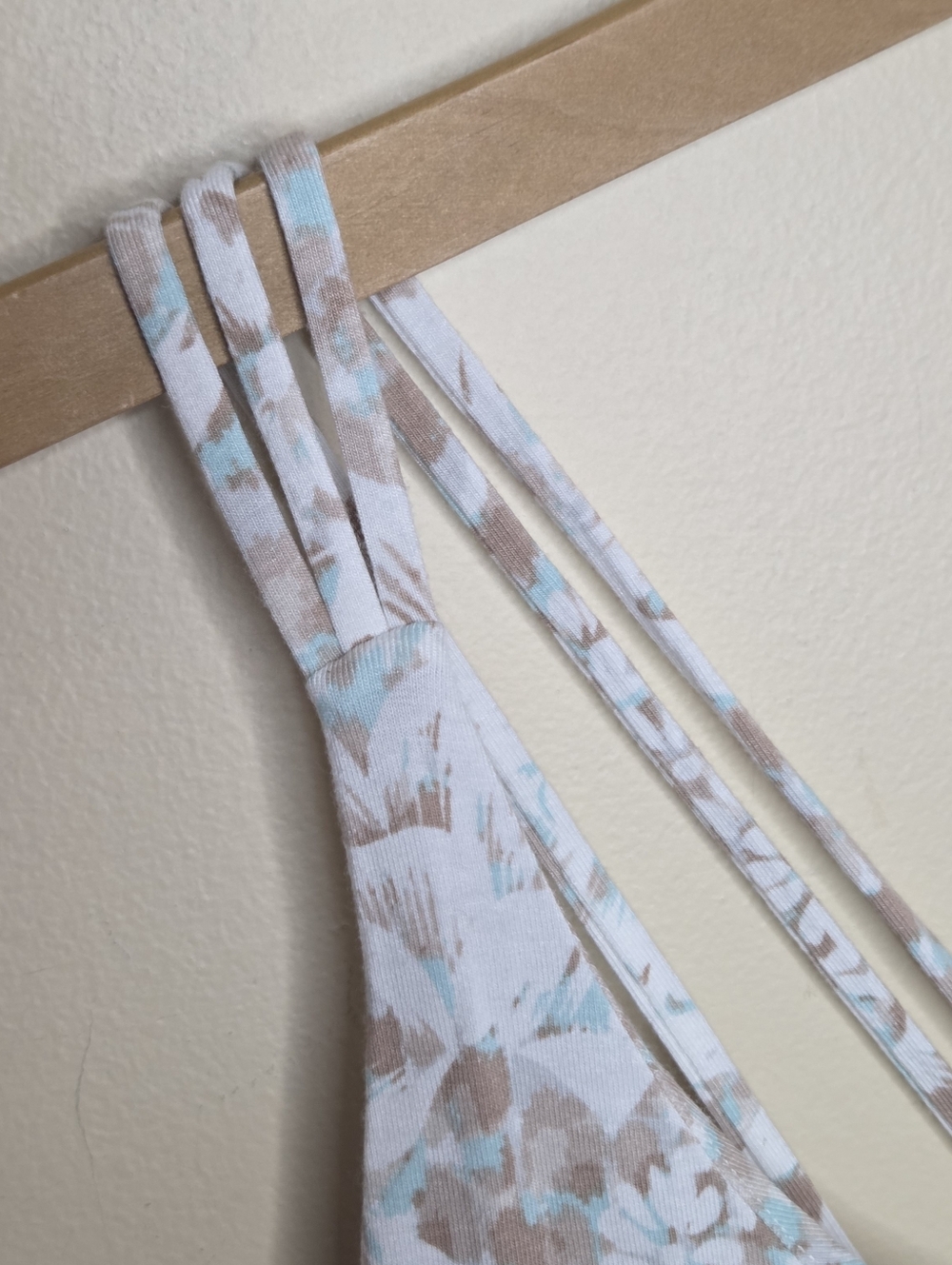 Tommy Bahama Brown Tan Ivory Floral Criss Cross Back Maxi Dress Size Medium - Picture 3 of 6